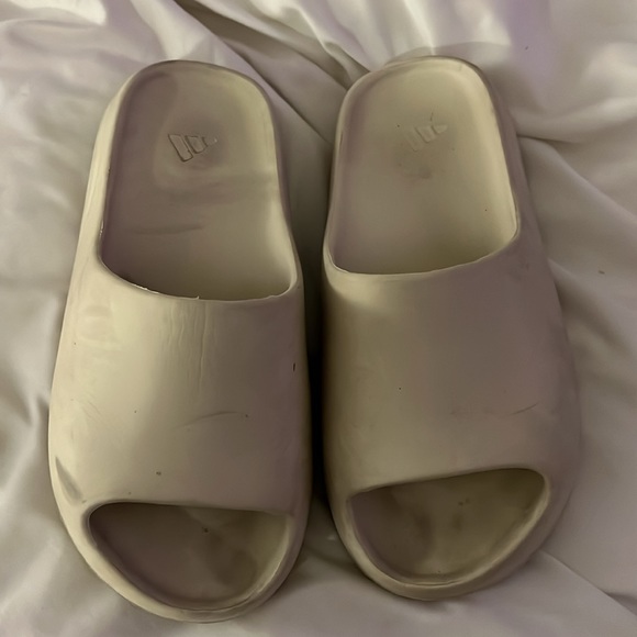 Yeezy slides - Picture 4 of 4